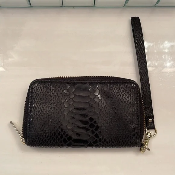 MICHAEL KORS snake skin wristlet - Picture 4 of 4